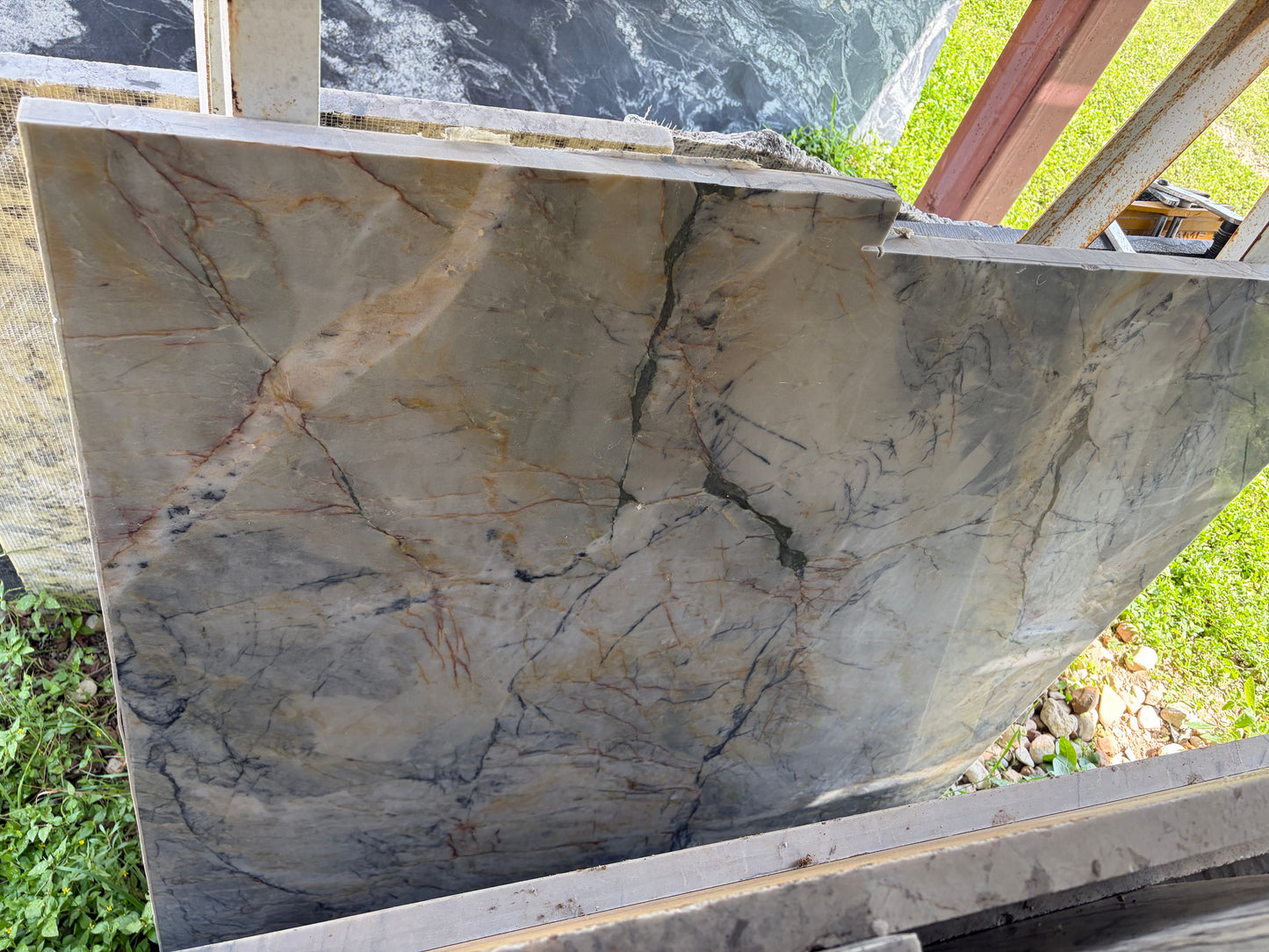 3cm Ijen Blue - Quartzite (52.5" x 48.5")