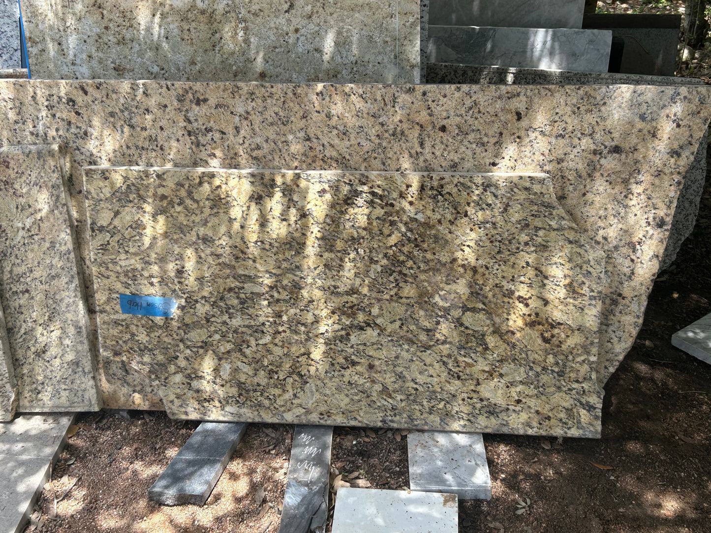 3CM New Venetian Gold - Granite