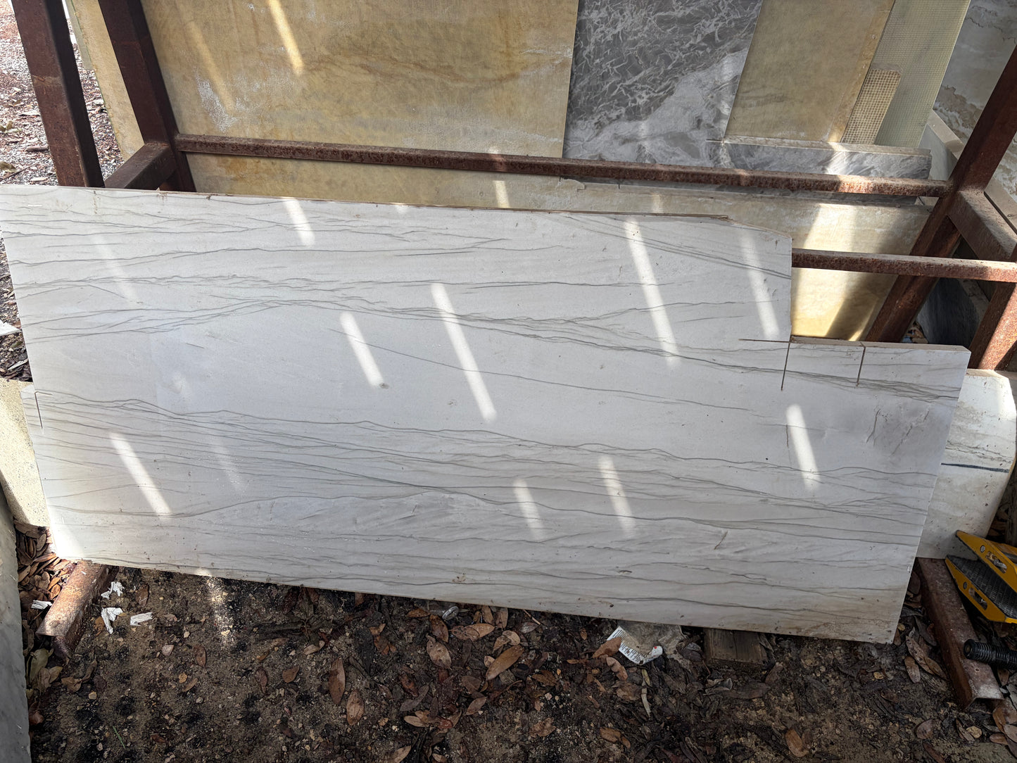 3CM Mustang - Quartzite (43" x 25")