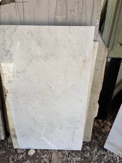 3CM Tahiti- Quartzite (42.5" x 25")