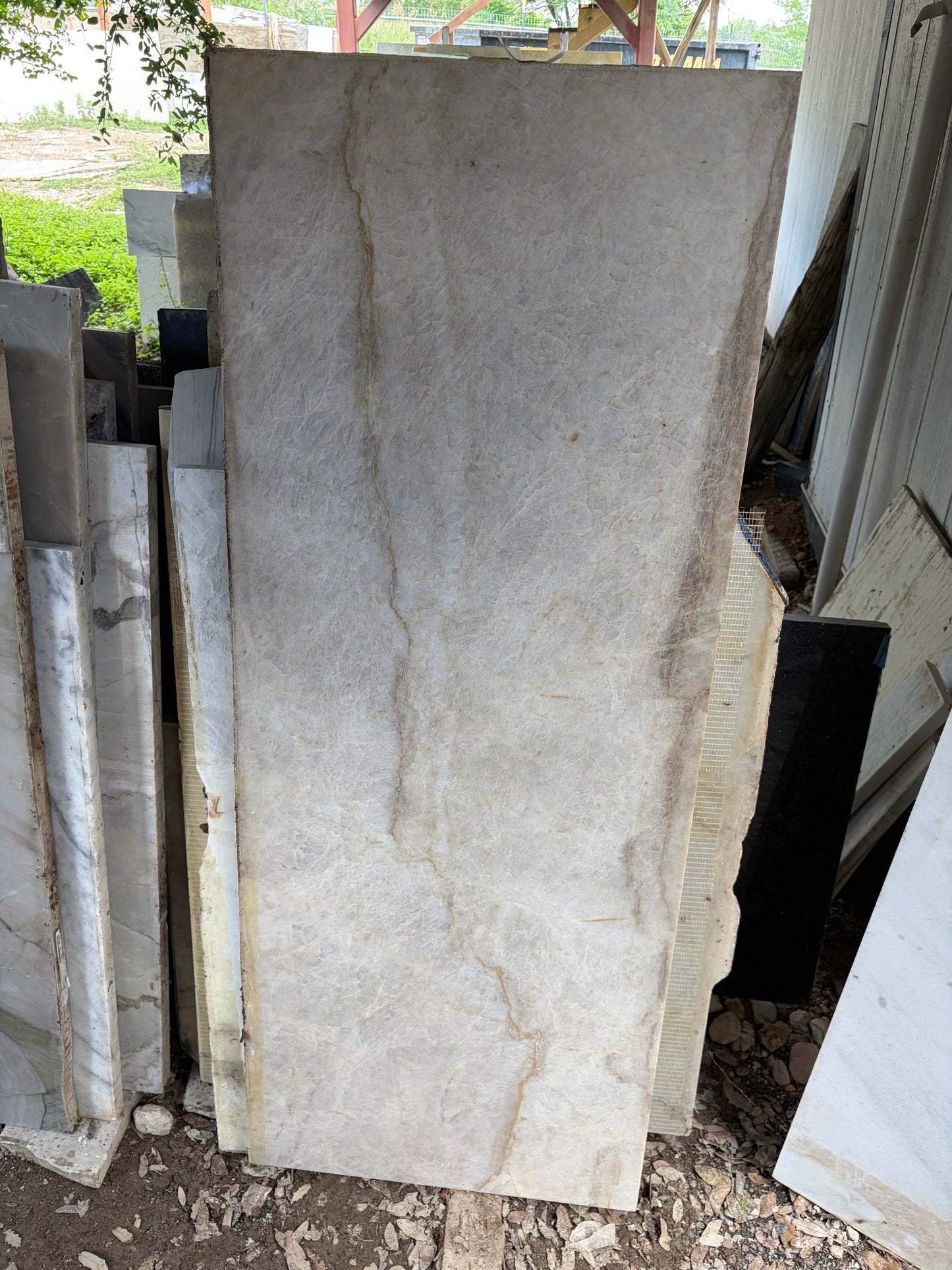 3CM Taj Mahal leathered - Quartzite (60" x 23")