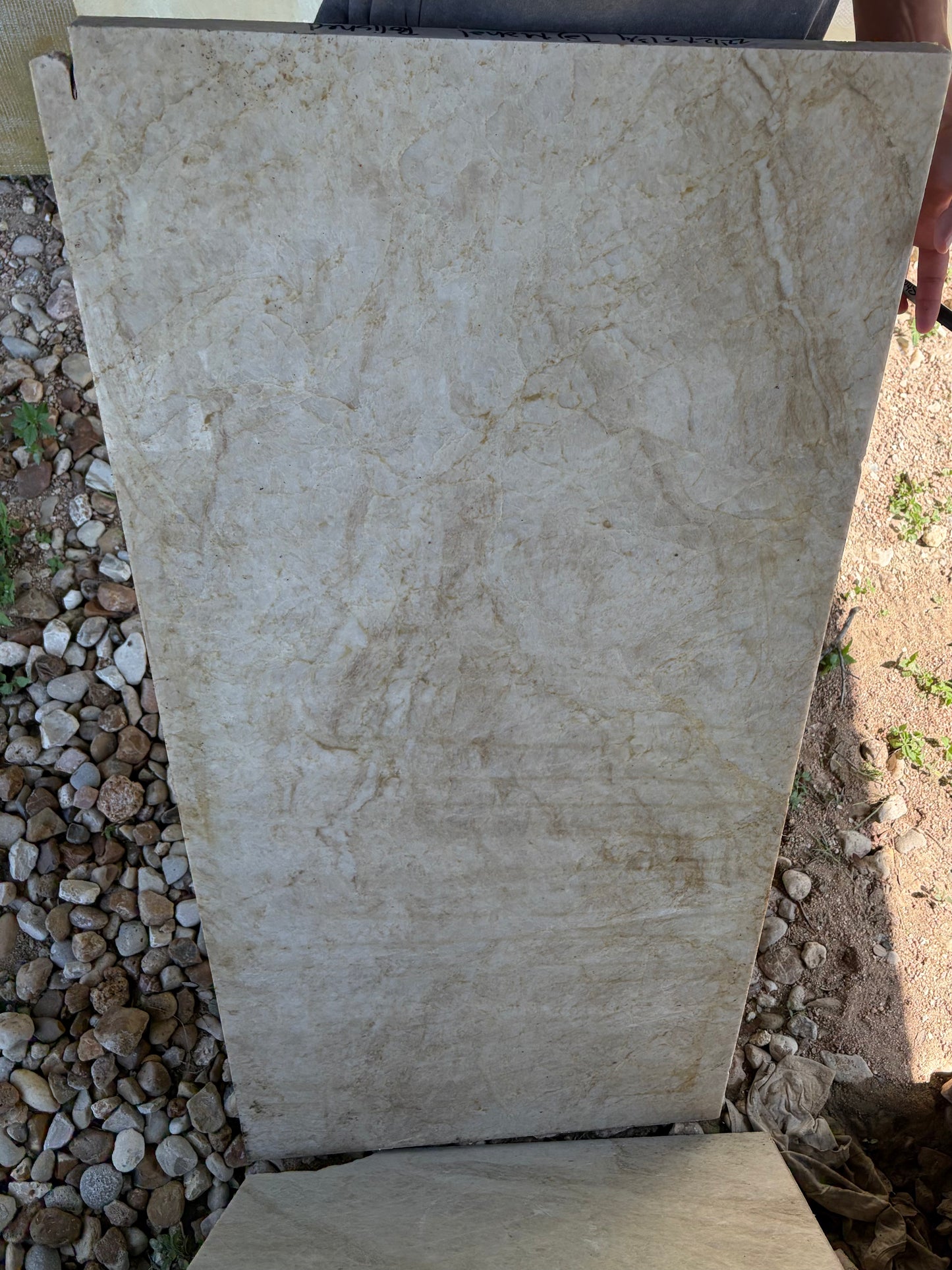 3CM Taj Mahal polioshed - Quartzite (51.75 x 22.5)