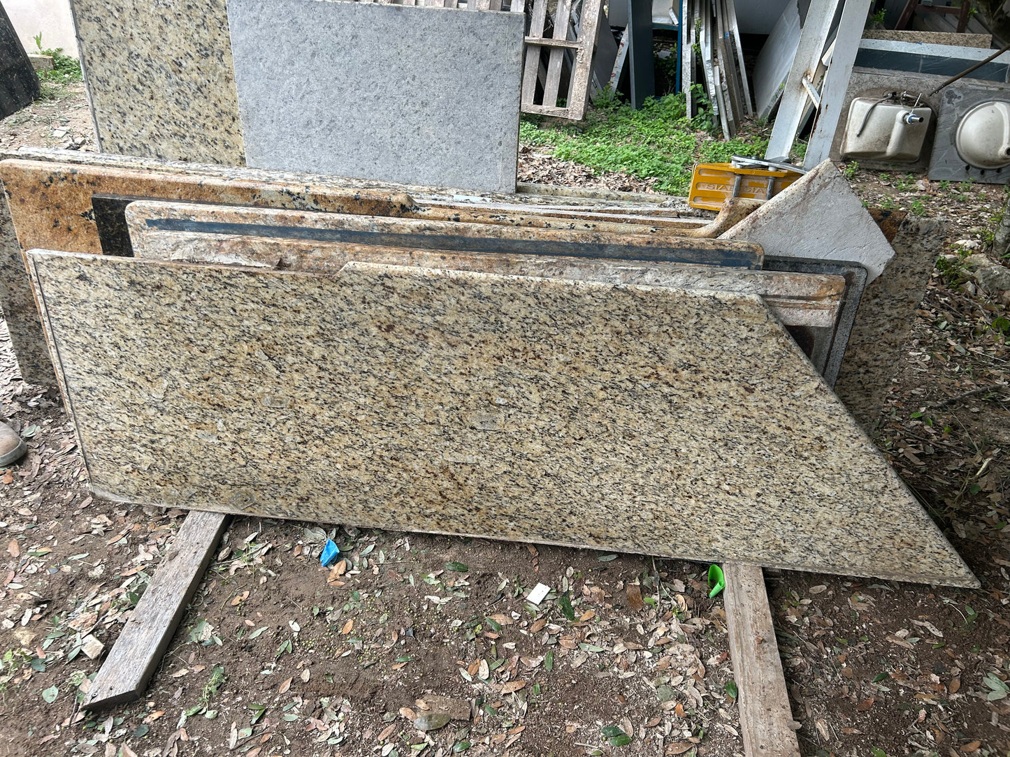 3CM New Venetian Gold - Granite