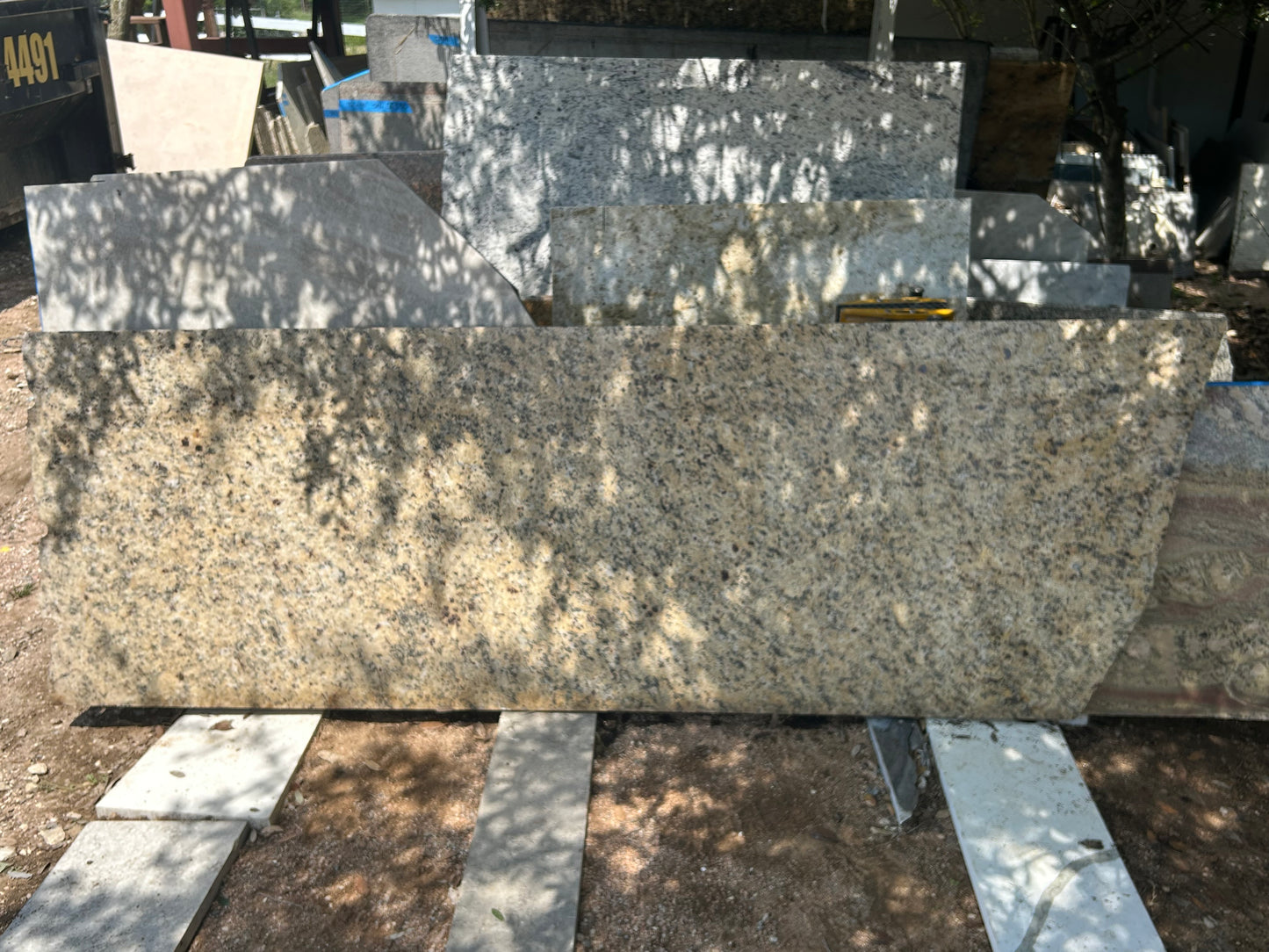 3CM New Venetian Gold - Granite (51" × 31")