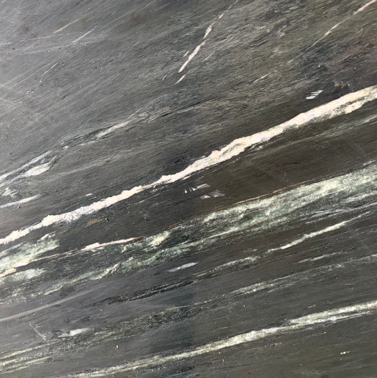 3CM Negresco - Quartzite  (42" x 26")