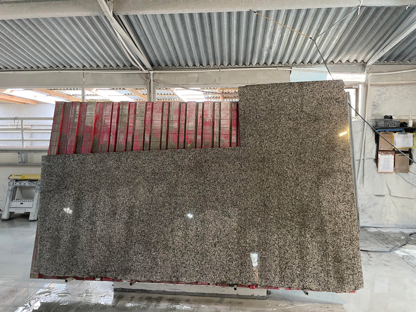 3CM New Caledonia - Granite (118" x 46")